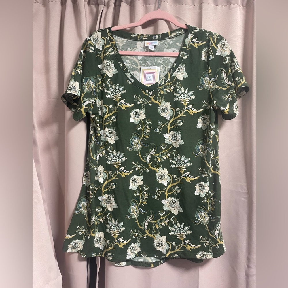 Lularoe “Christy” green floral Tee 👚